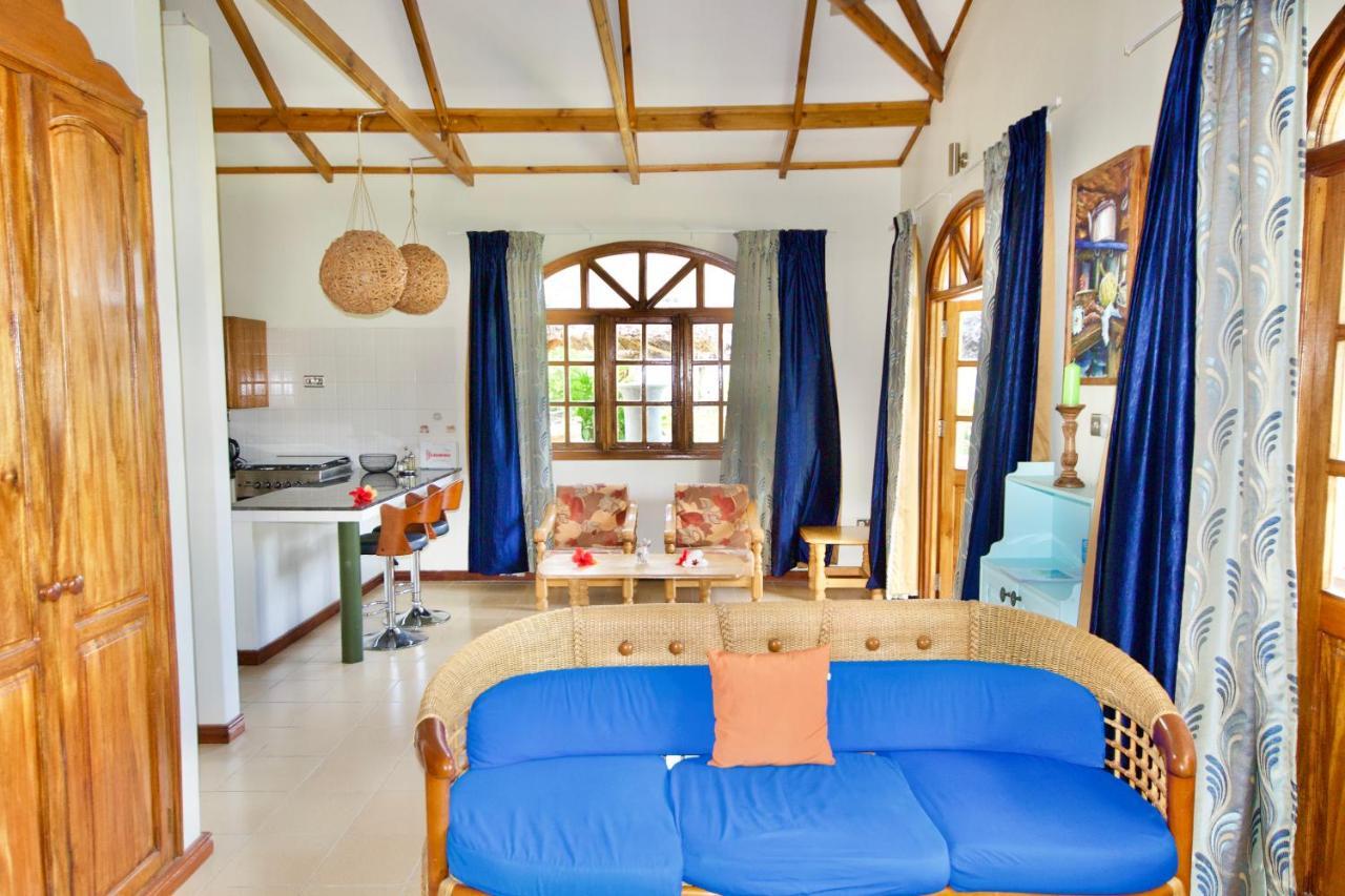 Sea Splash Self Catering And La Petite Maison Grand Anse  Dış mekan fotoğraf