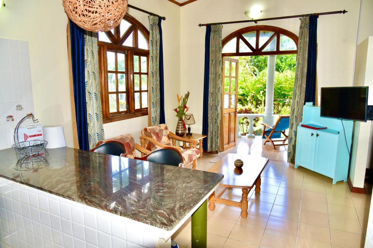Sea Splash Self Catering And La Petite Maison Grand Anse  Dış mekan fotoğraf